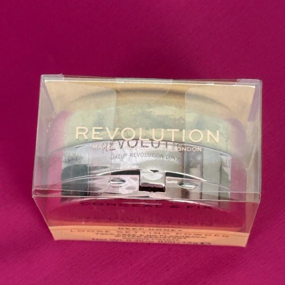 Revolution Conceal & Fix Loose Setting Powder Deep Honey Water resistant. NIB